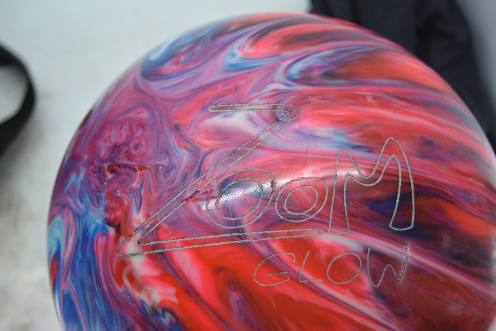 Ebonite Zoom Glow 10lb Bowling Ball PreDrilled With Bag Red White Blu